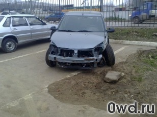 Битый автомобиль Renault Sandero